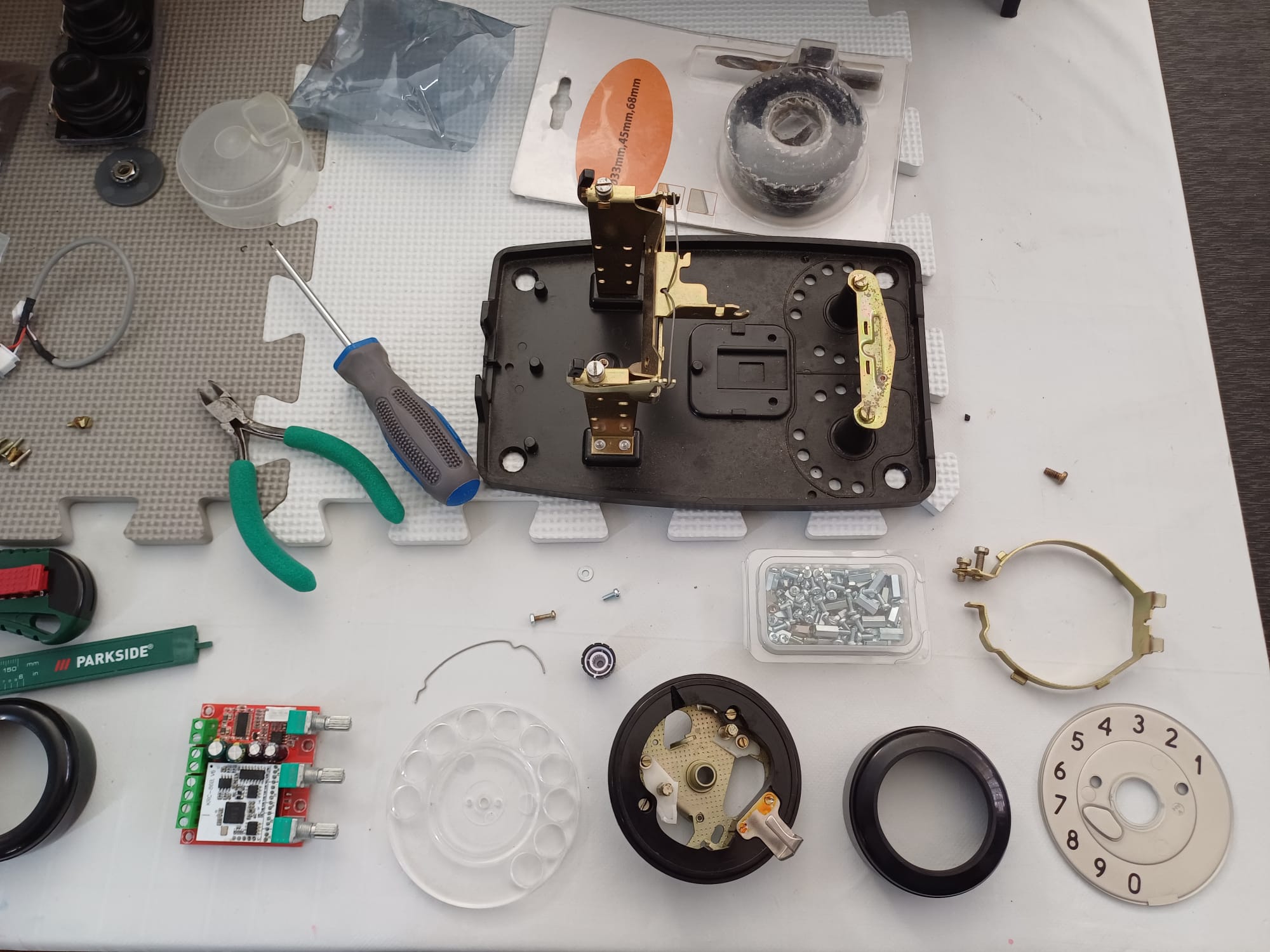 Building The Ultimate Retro Bluetooth Phone Speaker